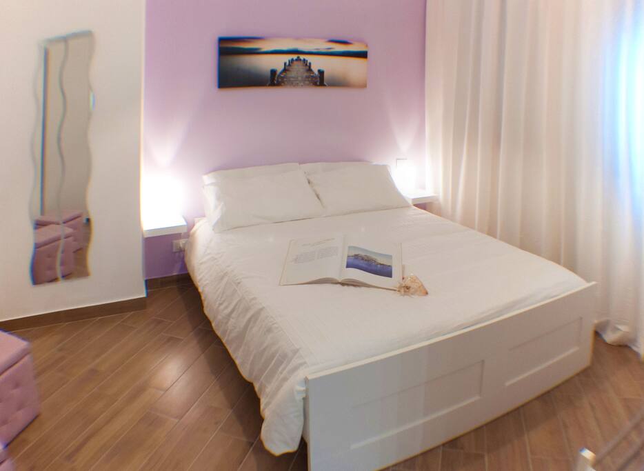 Camera da letto matrimoniale di casa "La Zisa"
"La Zisa" home's Bedroom