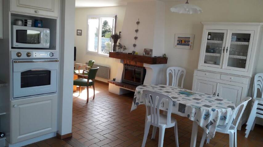 Download Plage de la belle maison Desktop Wallpaper Free