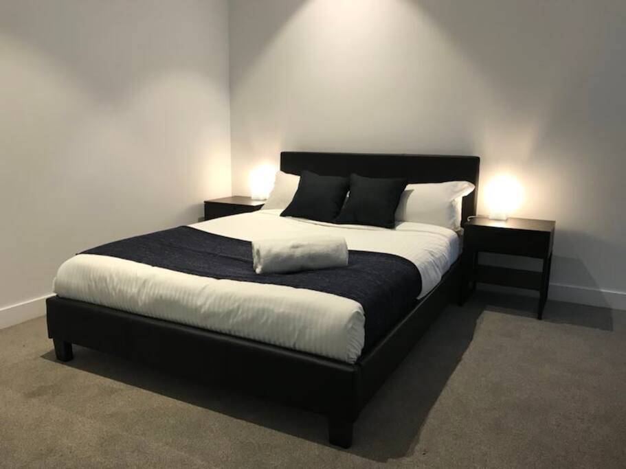A more spacious bedroom with great view.