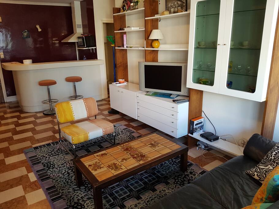 salon + TV