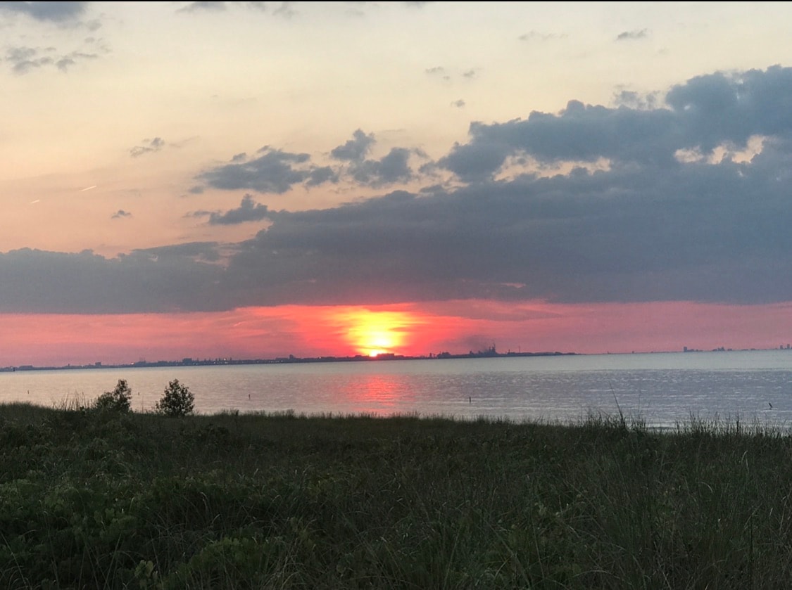 Beachfront Walkout on Lake Michigan Guest suites for Rent in Gary