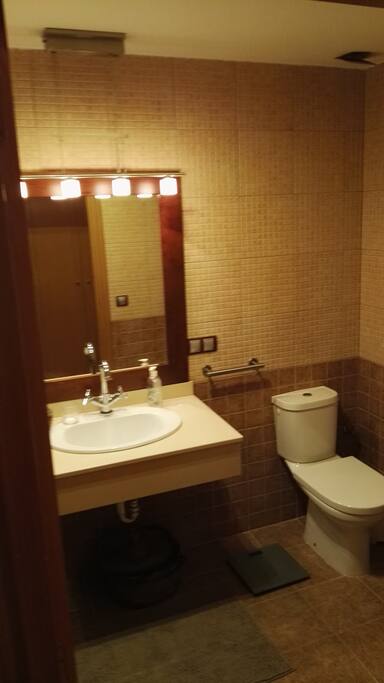 Baño completo Habitación Matrimonio