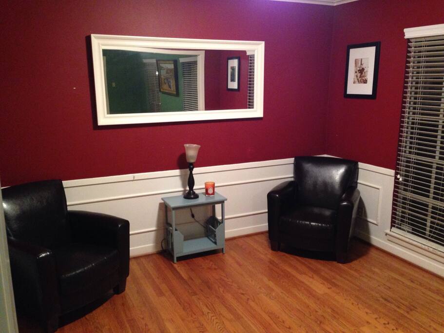 Quiet sitting room great for reading a book or just relaxing with tea or coffee in the morning.