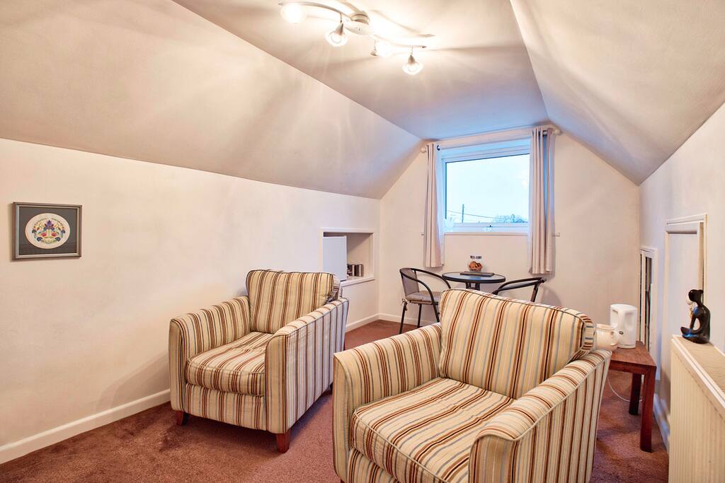 Lounge area.
