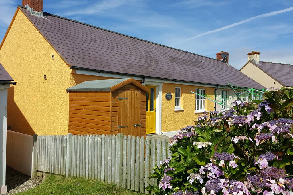 Cosy 2 bed bungalow in Broad Haven, Pembrokeshire. Bungalows for Rent