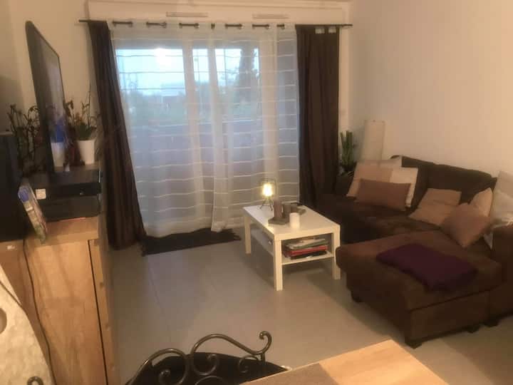 Chambre Dans Un Appartement Istres Centre Ville - Istres
