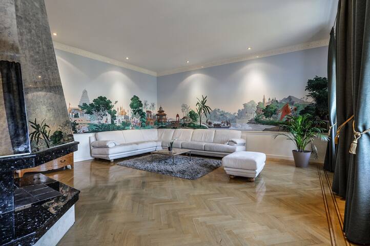 Fresco Apt. Walk to Charles Bridge gallery image 3