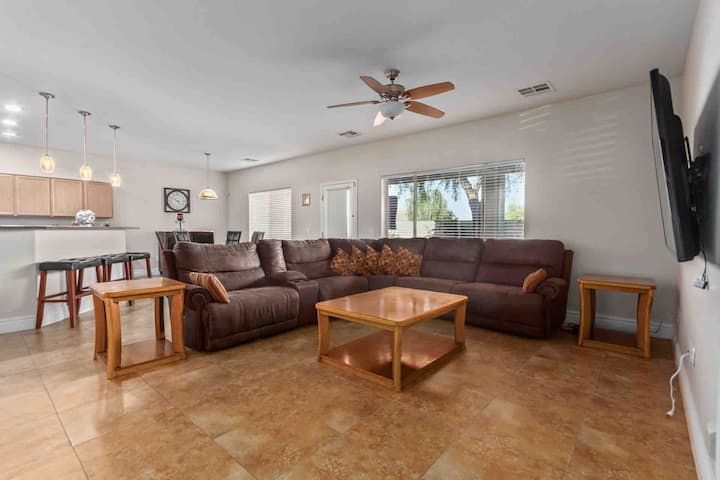Great 5 Bedroom Home Away From Home - Litchfield Park, AZ