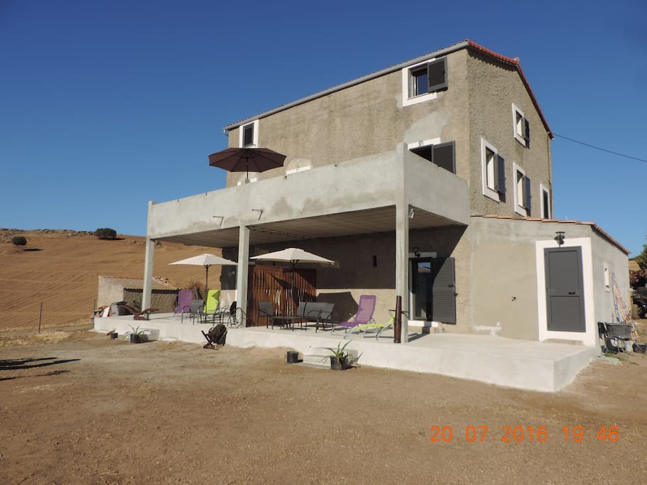 vue sur nos 2 studios "Sabina" et "ghjermana" en rez de jardin fermé