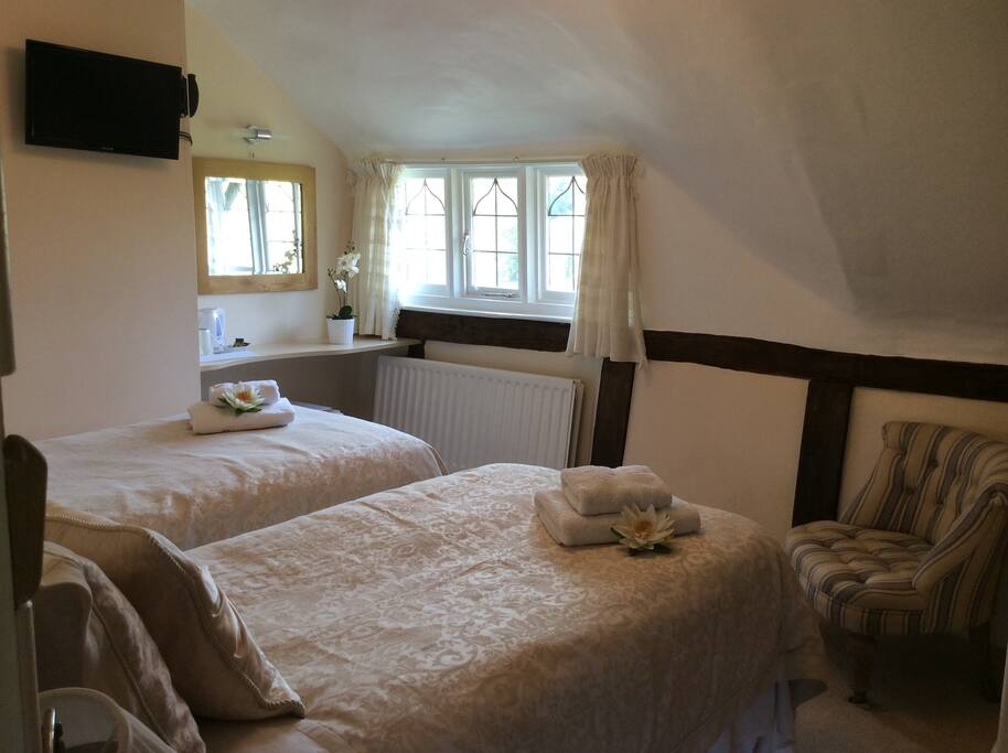 King/Double/Single or Twin with private ensuite bathroom with large walk in shower..