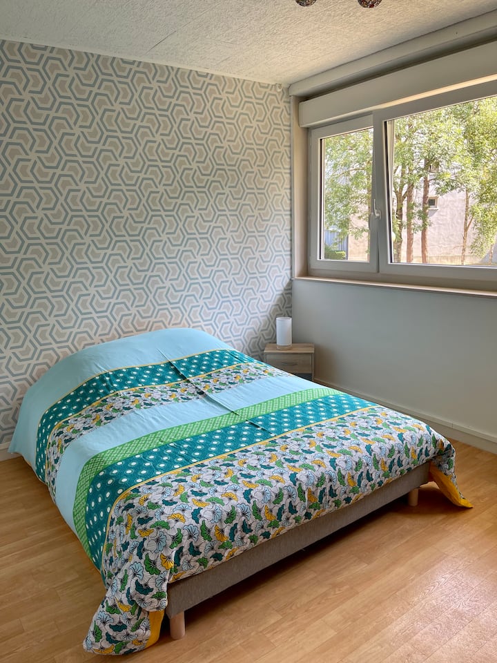 Bračni krevet u spavaćoj sobi 2 – 
Krpa 