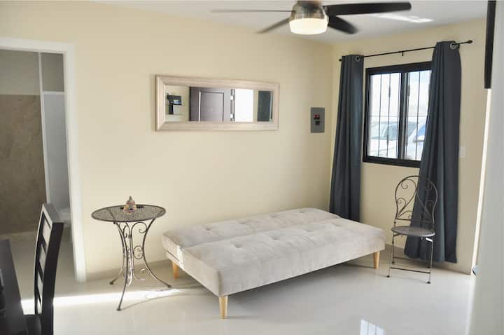 Con sofá cama en posición de descanso