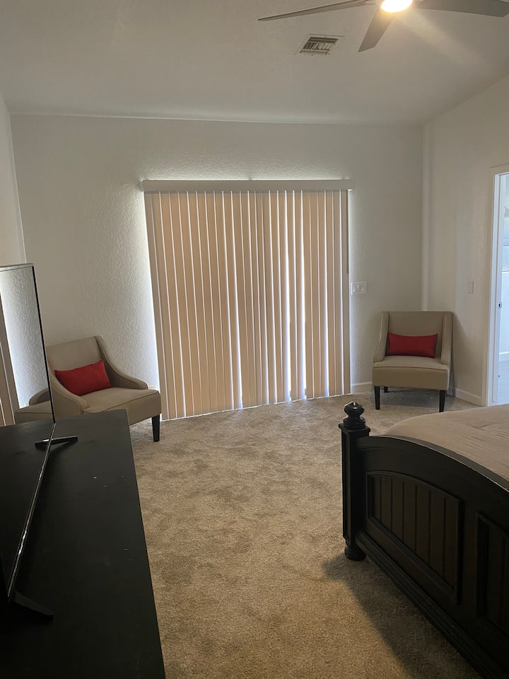 ทางเข้าห้องนอนใหญ่ 