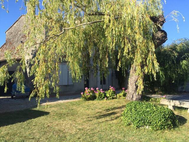 LA CUSSACAISE CHAMBRE BLANCHE