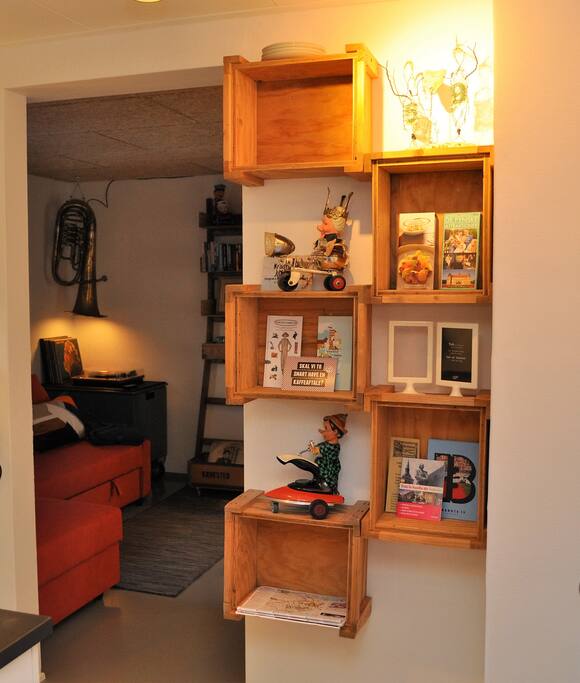 Nice entrance with tourist brochures and art from Krudthuset.artwork - https://www.facebook.com/krudthusetartwork/