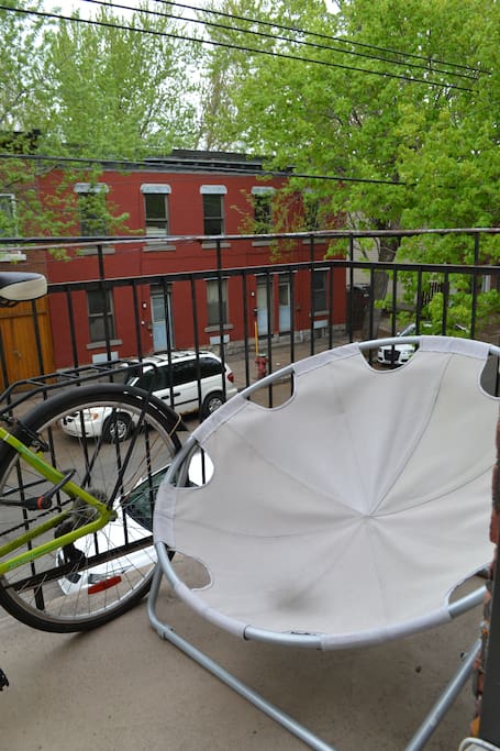 balcon privatif, accessible depuis la chambre seulement