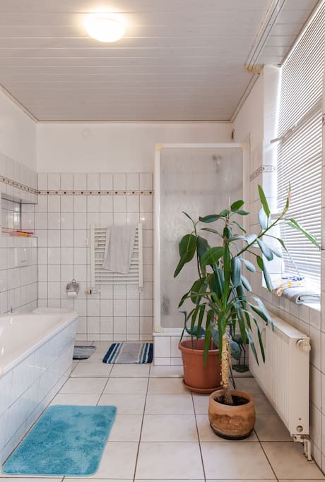 dies ist das Badezimmer in der ersten Etage