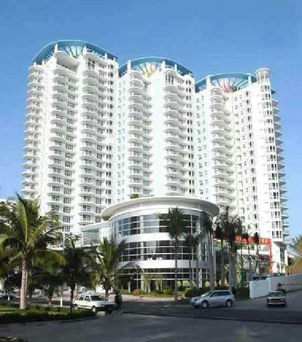 Wohnkomplex, links Wohnung im 18.Stock 左上18楼