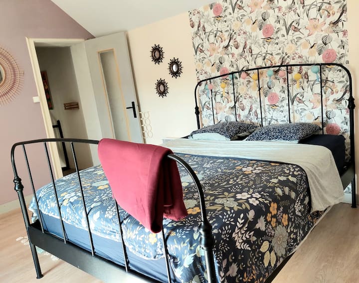 Spálňa s posteľou 160