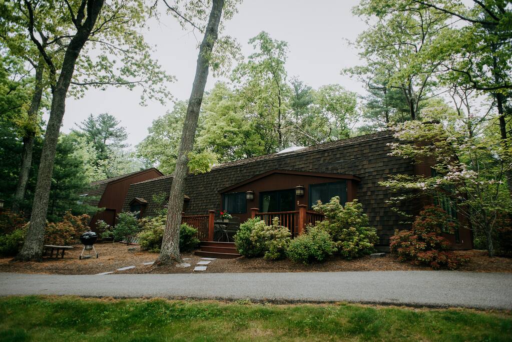 Outdoor view with Porch