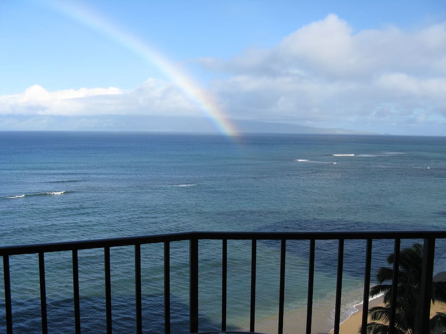 View of ocean and Molokai from the lanai of condo 1009