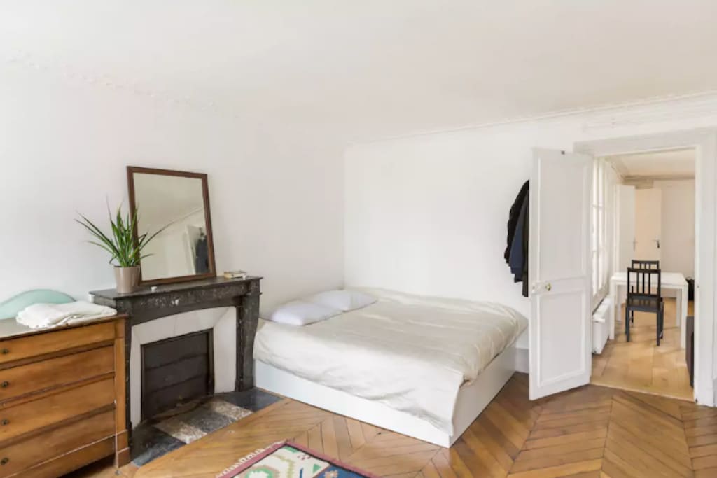 Chambre (Bedroom)