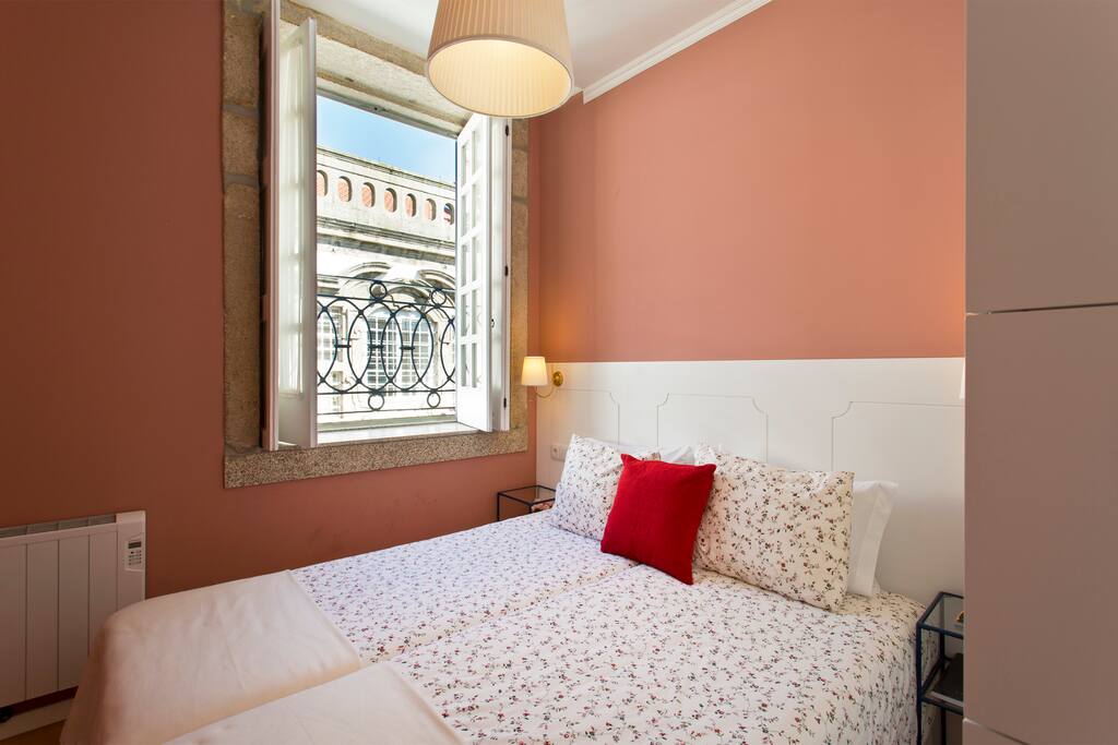 Bedroom with two single beds