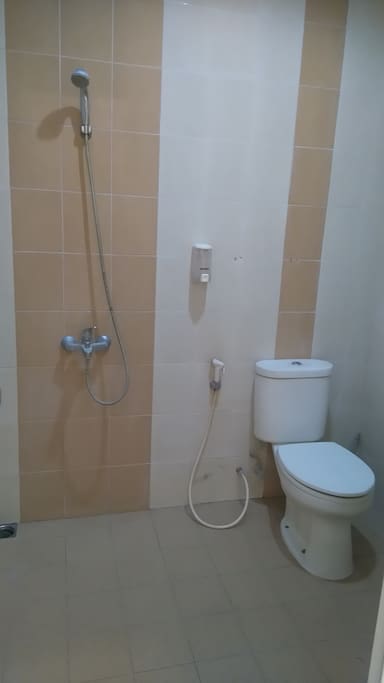 kamar mandi dgn closed duduk