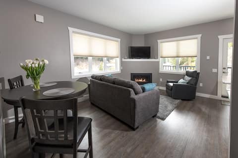 ★Goose Creek Place★ New/Modern/Rural Suite
