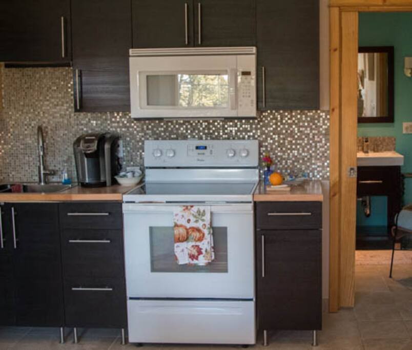 Full private kitchen