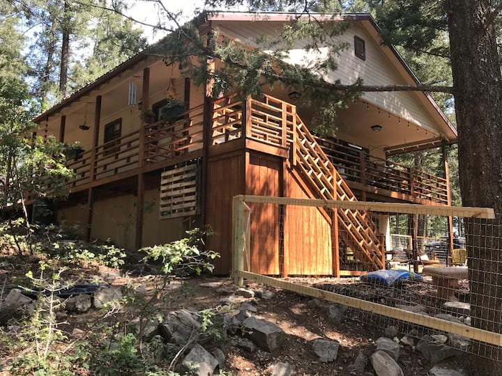 Shep's Artist Retreat in the Village Cabins for Rent in Cloudcroft