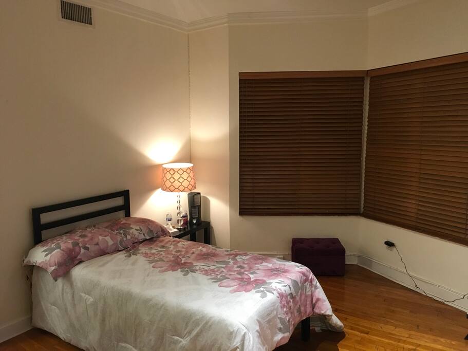 Twin bed. Air conditioning. T.V. & WiFi.