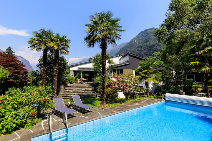Tranquil Villa with pool, grill & garden