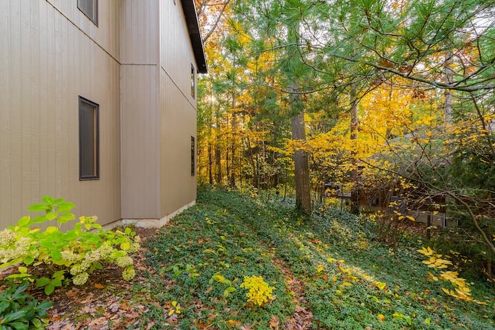 Bright and spacious cottage close to private beach