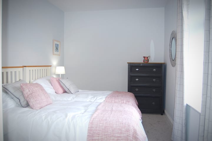 Голема двокреветна соба