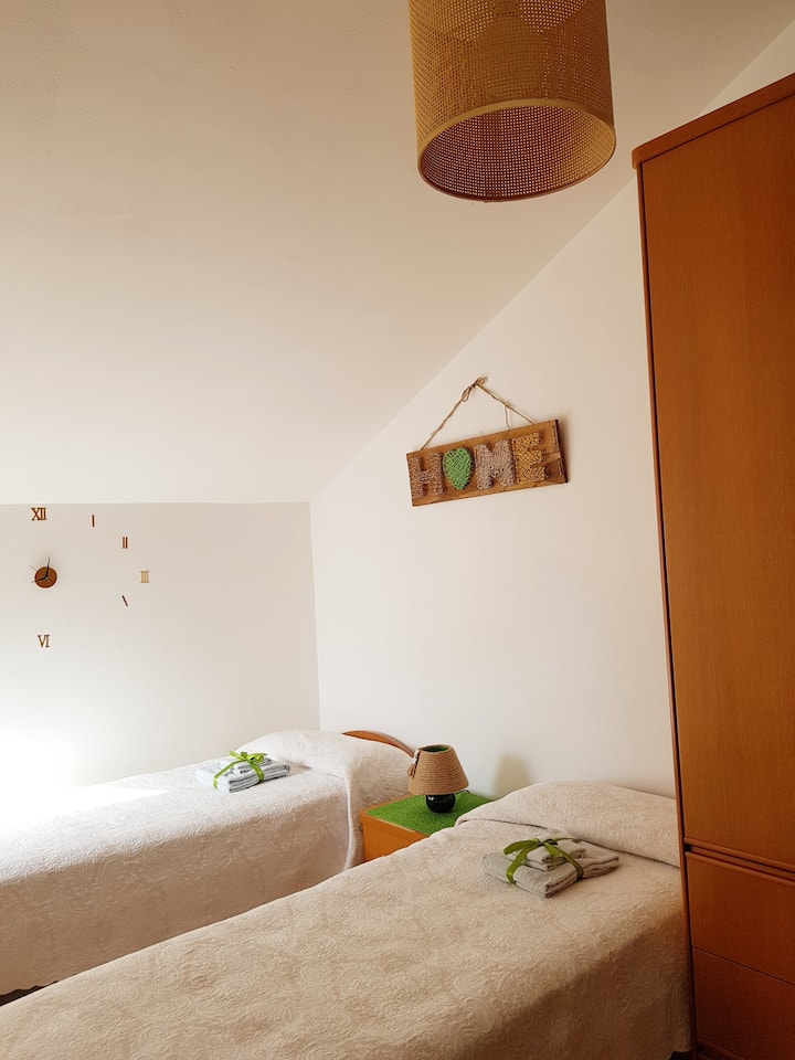 საძინებელი 1