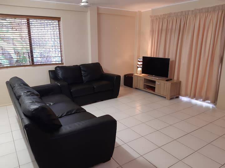 Spacious Ground Floor Apartment Close To Town - Yeppoon