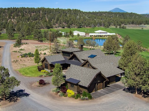 Gorgeous Architectural Home on Pitchfork T Ranch