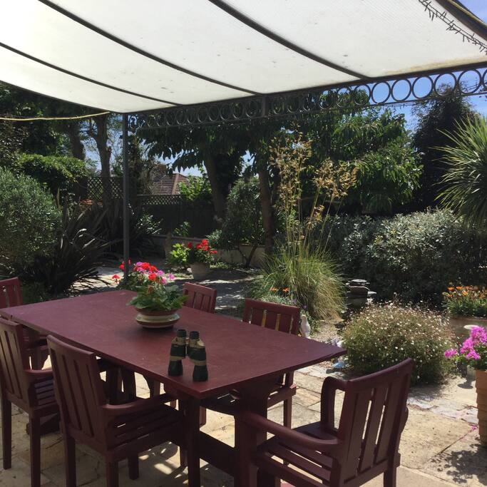 Al Fresco dining