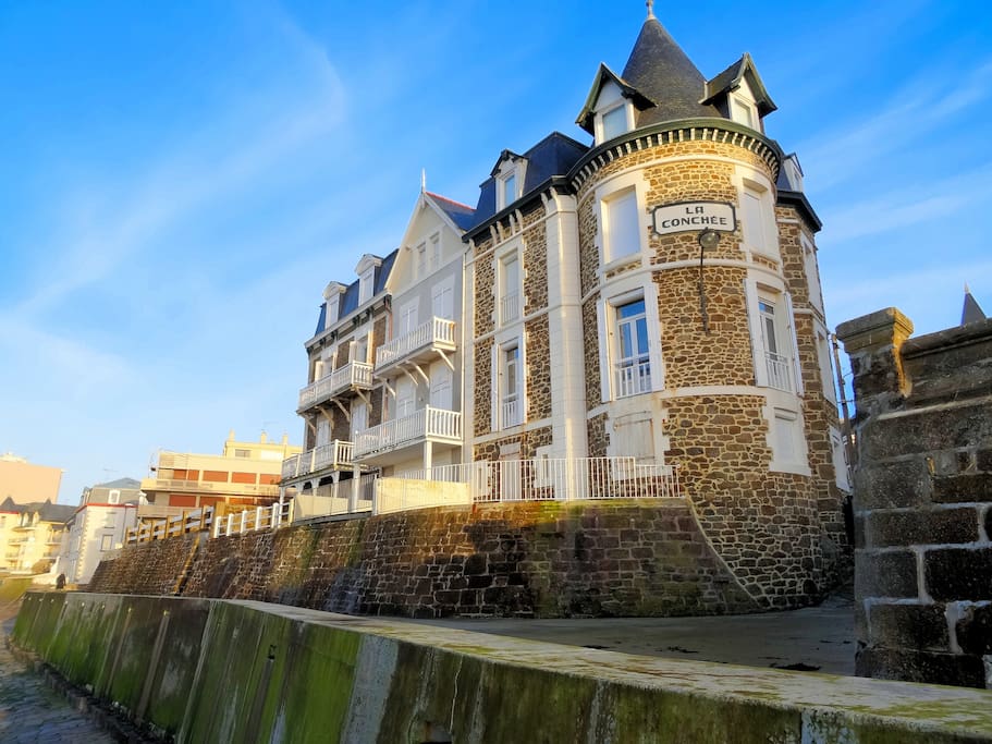 Villa sur le sillon à 20 m de la plage