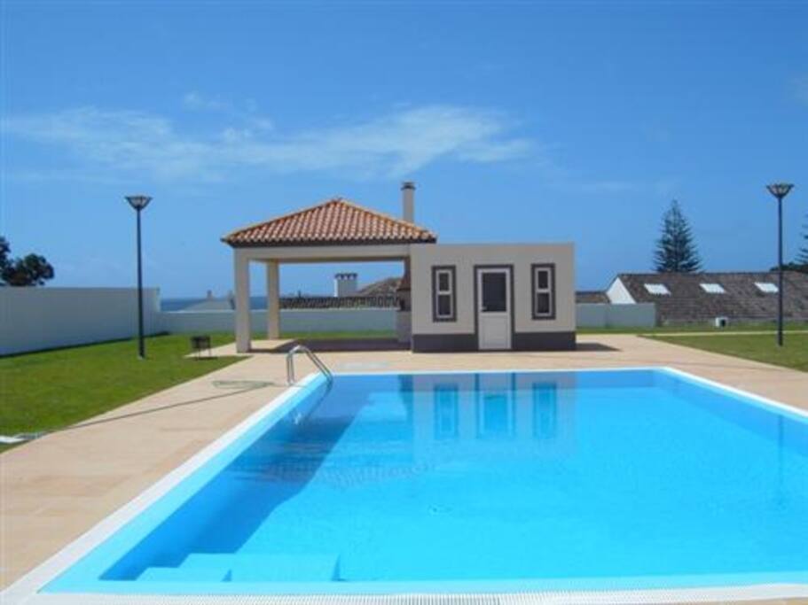 Zona de Churrasco ao Pé Piscina