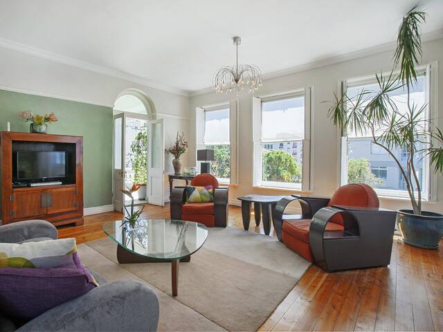 Barry Hall Apartments No 3 gallery image 3