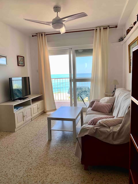 Terrace overlooking the sea, 2 bedrooms