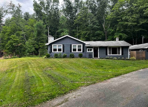 Quiet Ranch in the woods