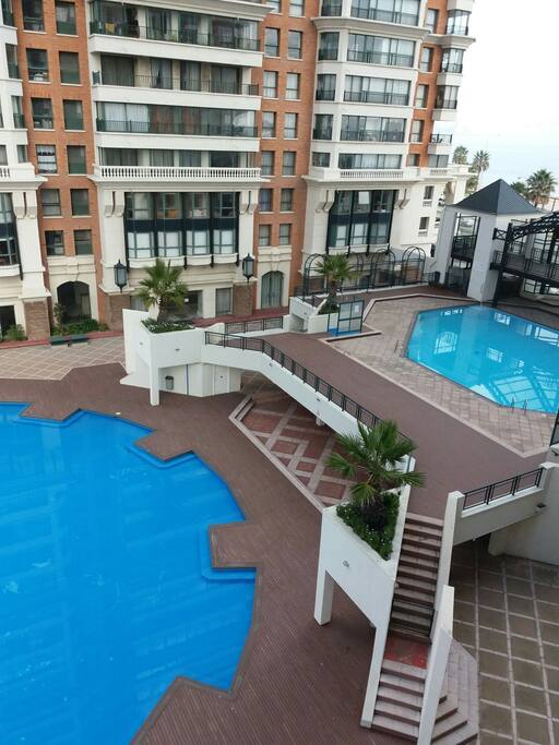 piscinas del edificio