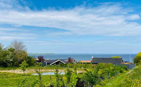 Villa of 212 sqm. with sea view, 300 m. from the water