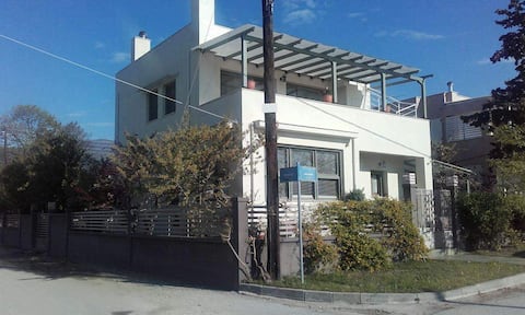 Top performing Airbnb: Dimitra's Family House in Δήμος Βόλβης