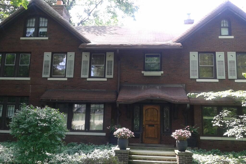 Lee Rd. house
