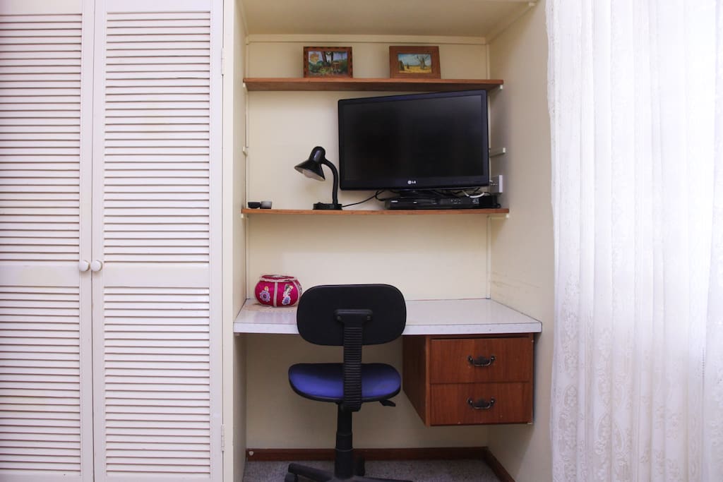 TV, working space and wifi with luggage storage