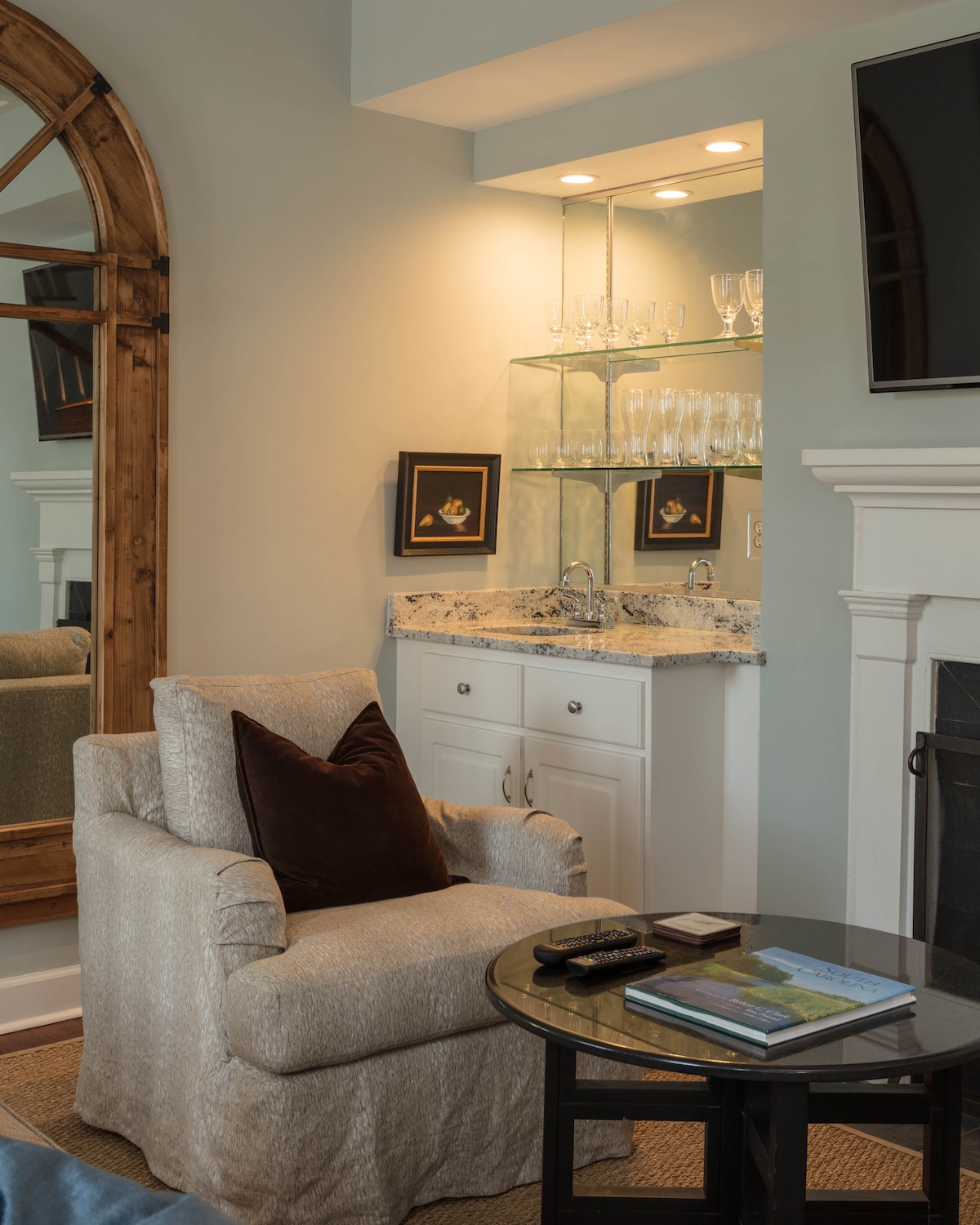 Popular Airbnb listing: 3 Bdrm Home w Courtyard & parking- Heart of City in Charleston